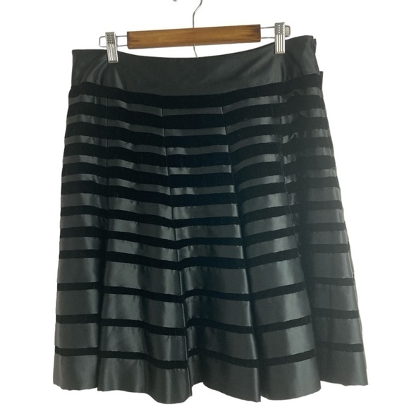Carmen Marc Valvo Silk/Velvet Striped A-Line Skirt. - Picture 1 of 9